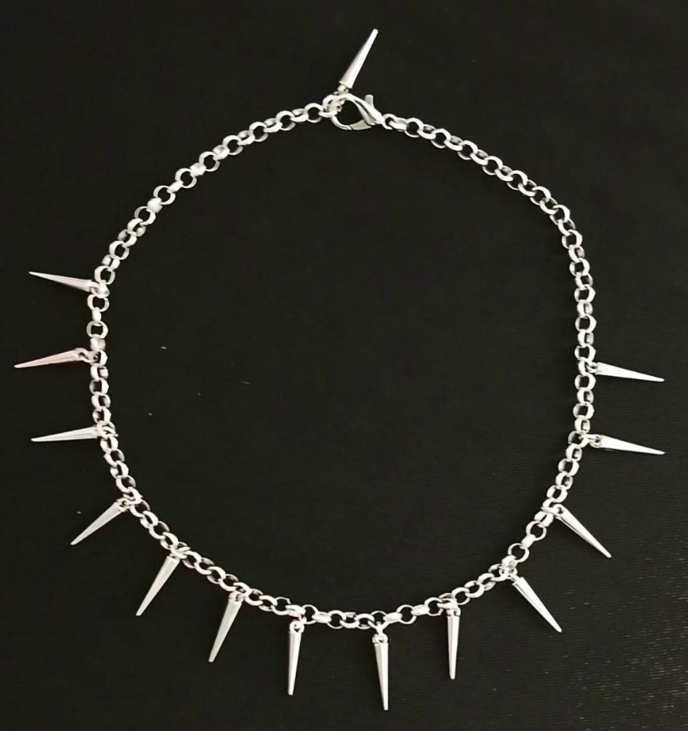 Spike necklace