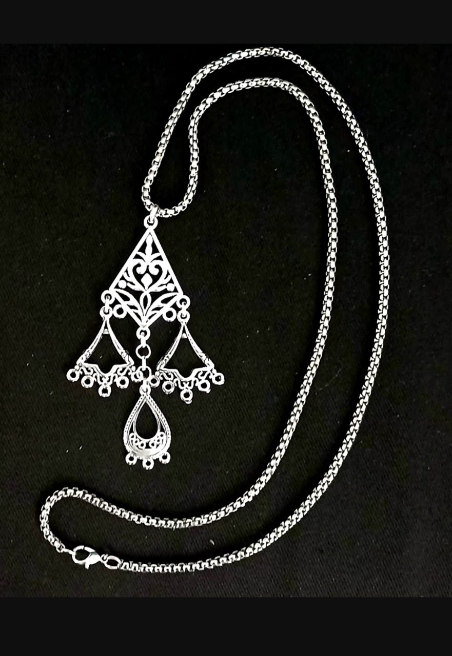 Ladies necklace