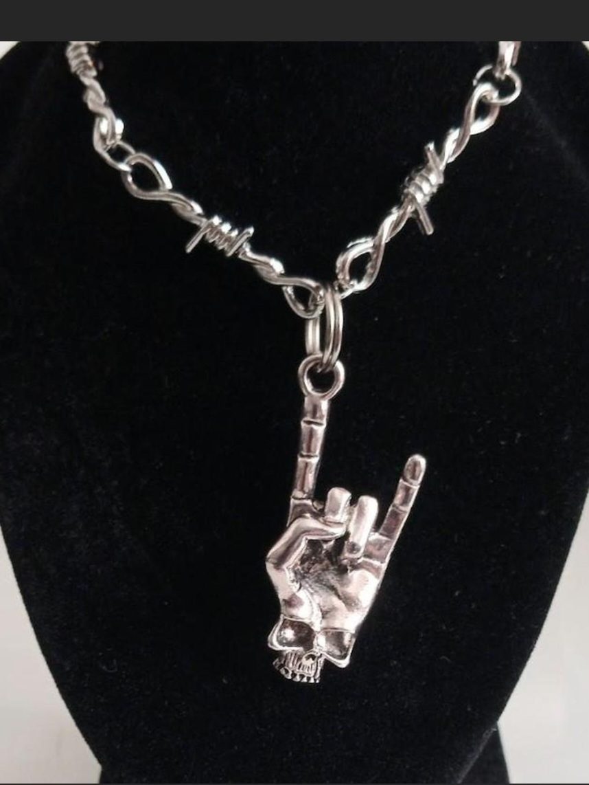 Rock hand & chain