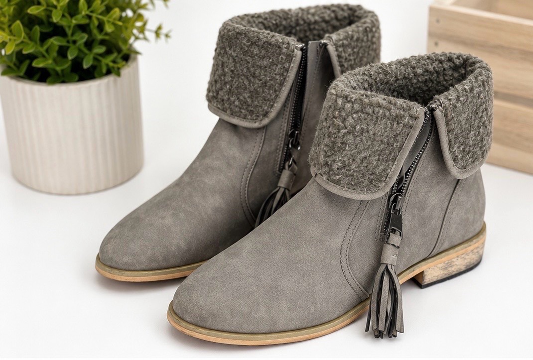 Ladies grey boots size 7