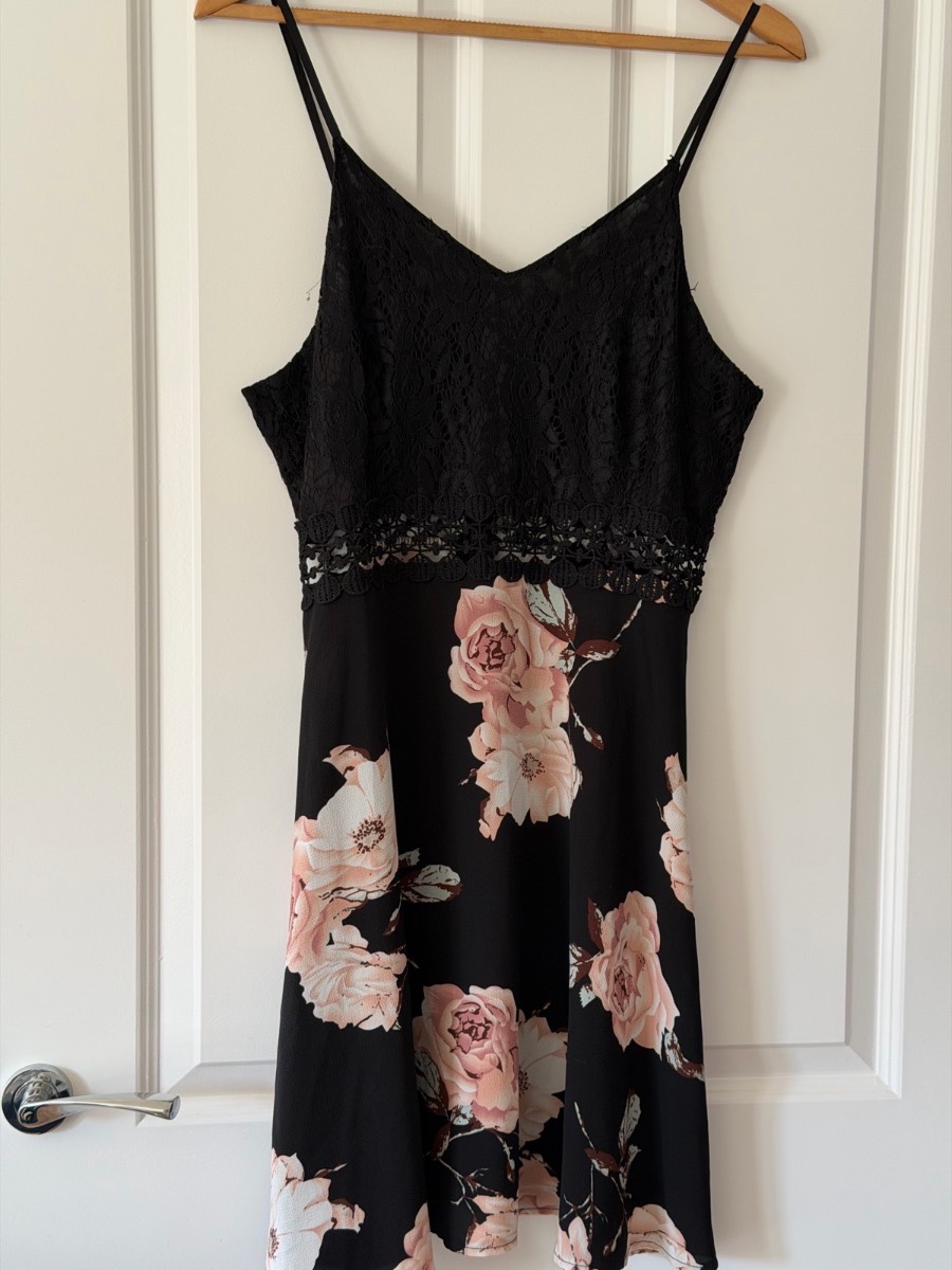 Ladies SHEIN dress size 10/12