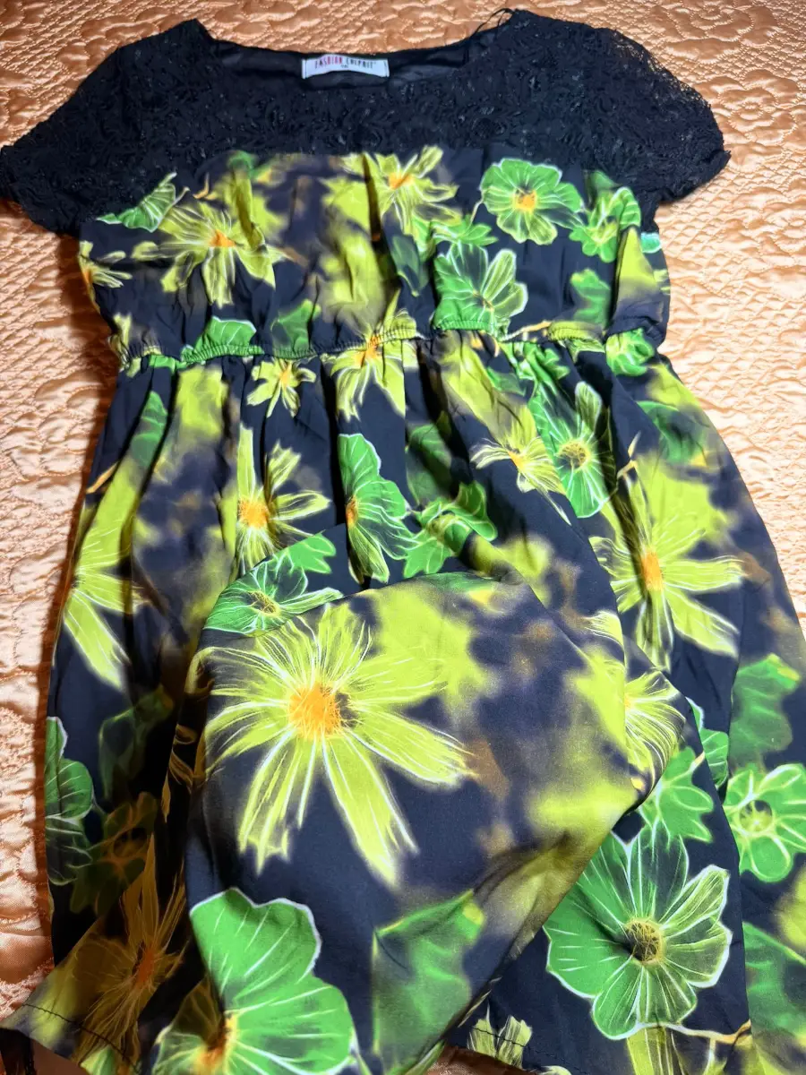 Black Lace Floral Tunic Top UK 10 Green Flower Print