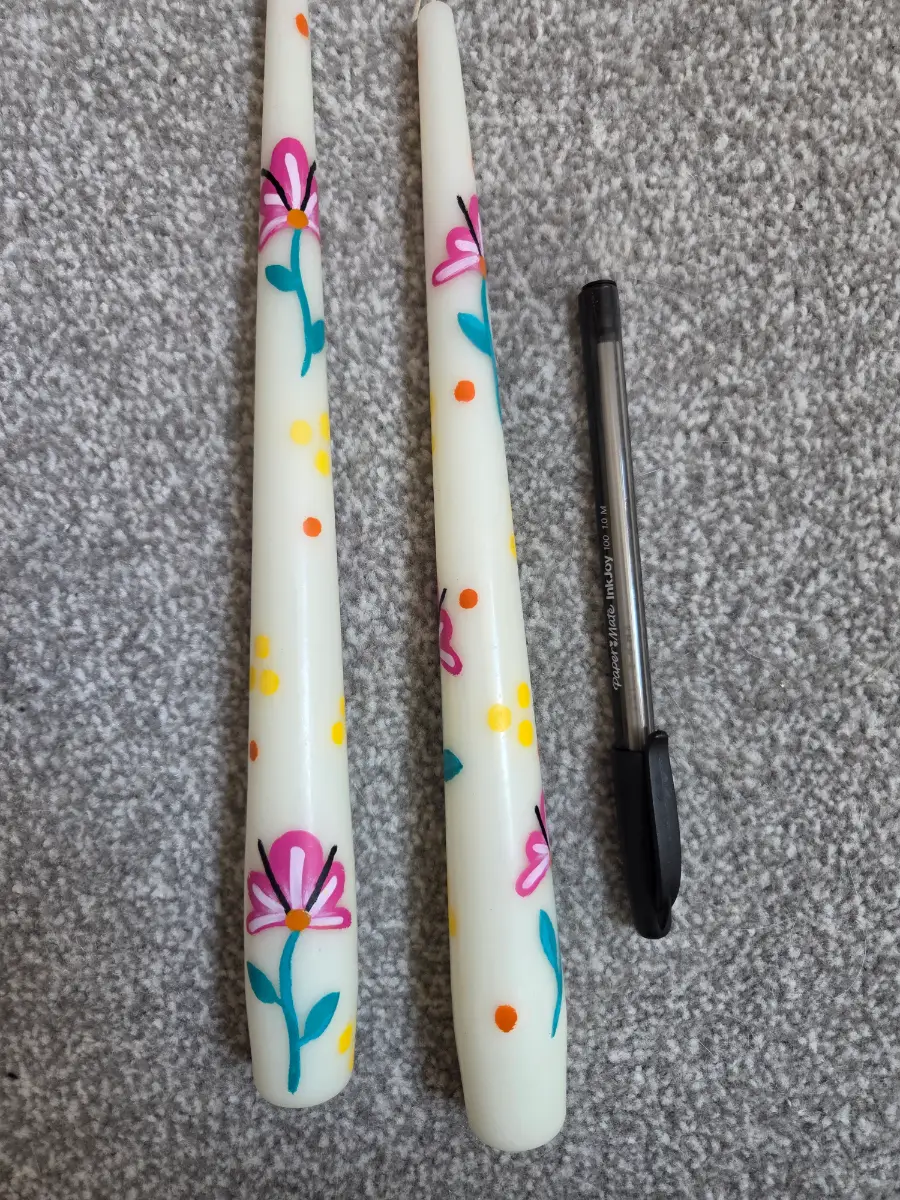 Crazy flowers on 2 taper candles