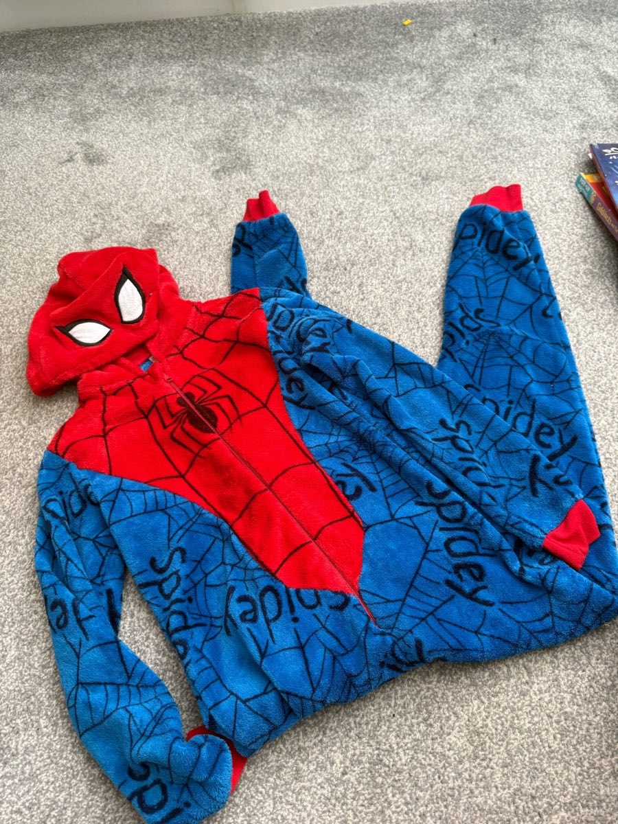 Spiderman onesie size 12-13 years