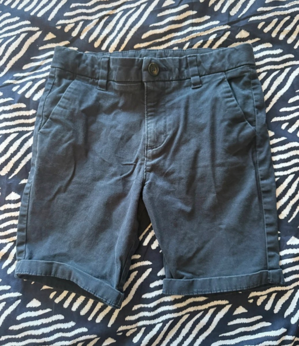 Marks and Spencer’s blue chino shorts size 6-7 years