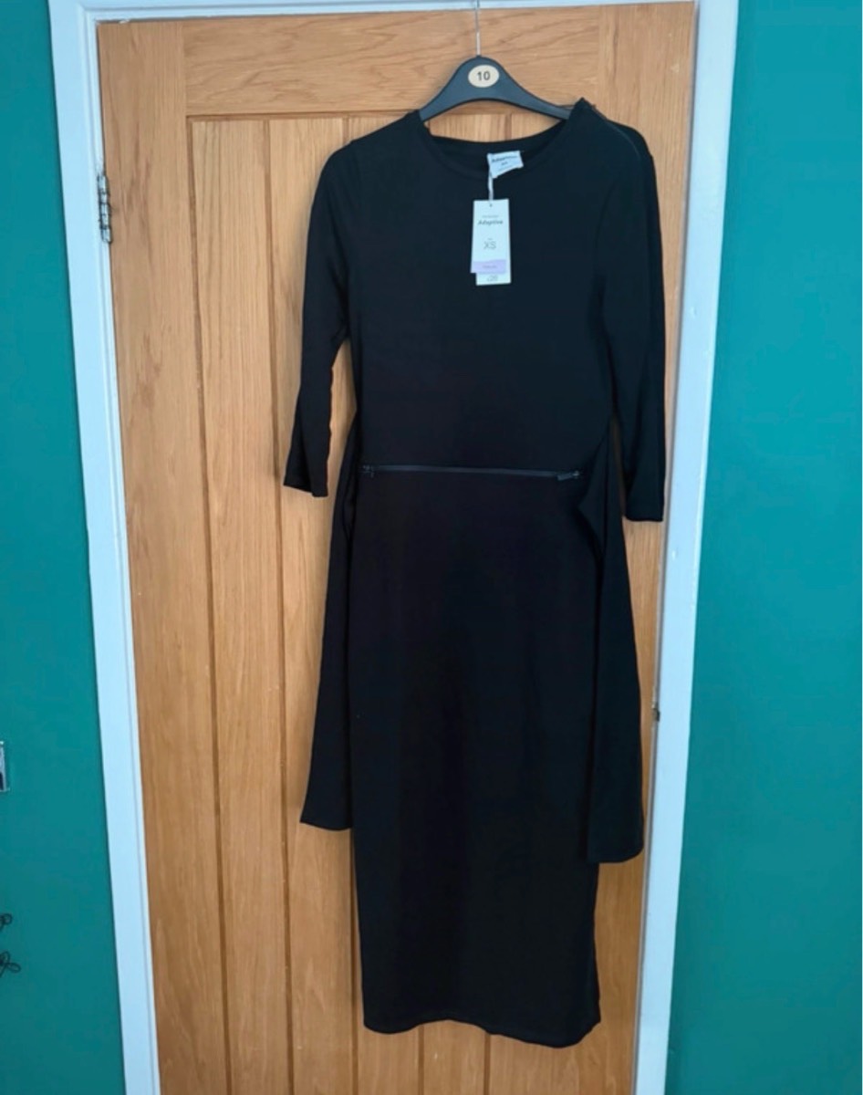 Adaptive black dress size xs