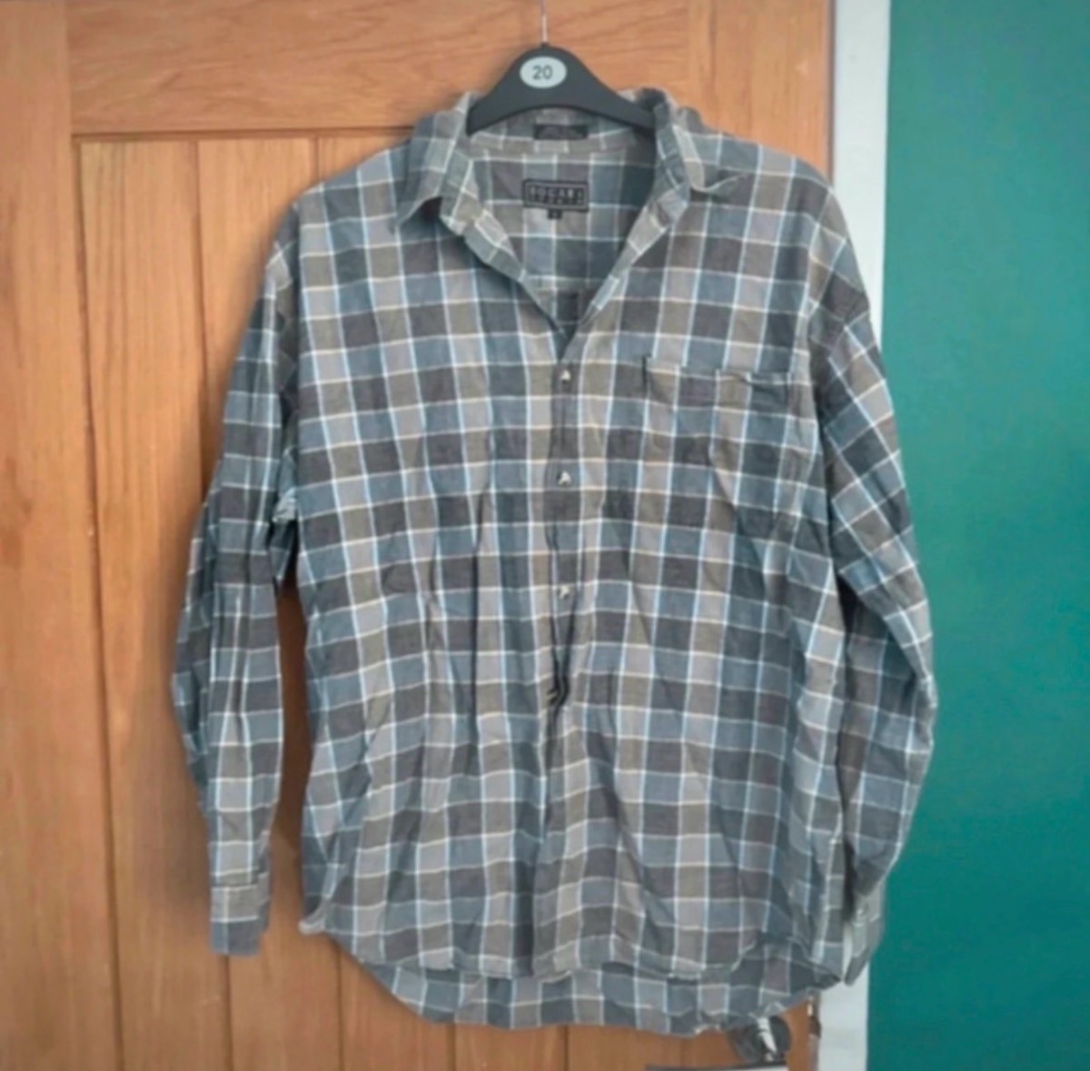 Bogari studio size large checked shirt