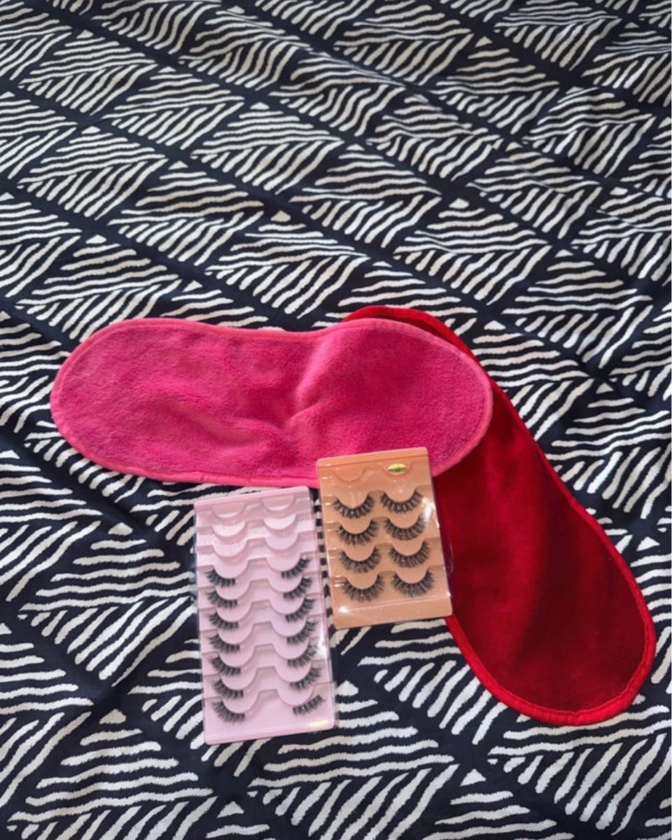2 packs of eyelashes and face cloths