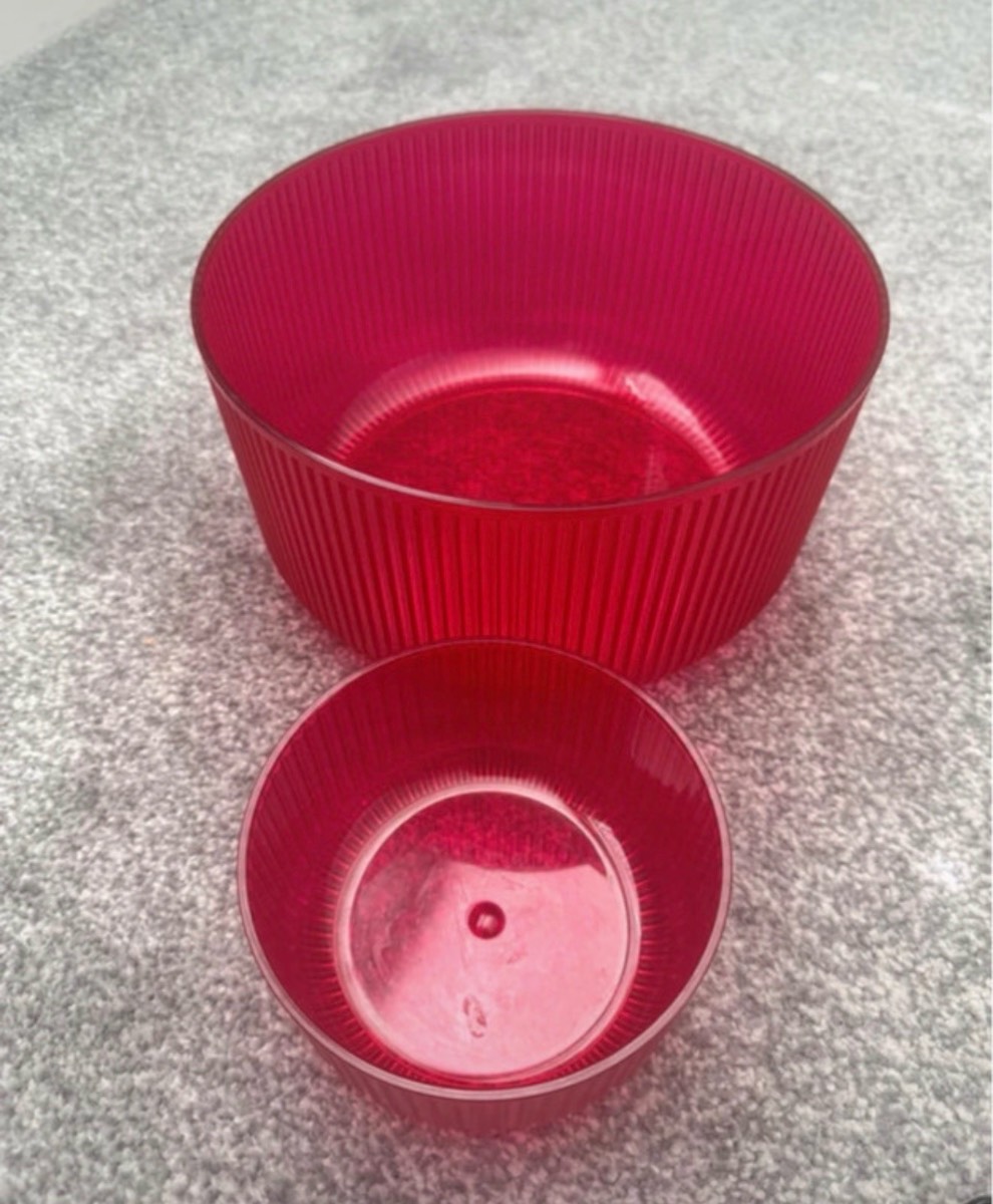 2 x salad bowls