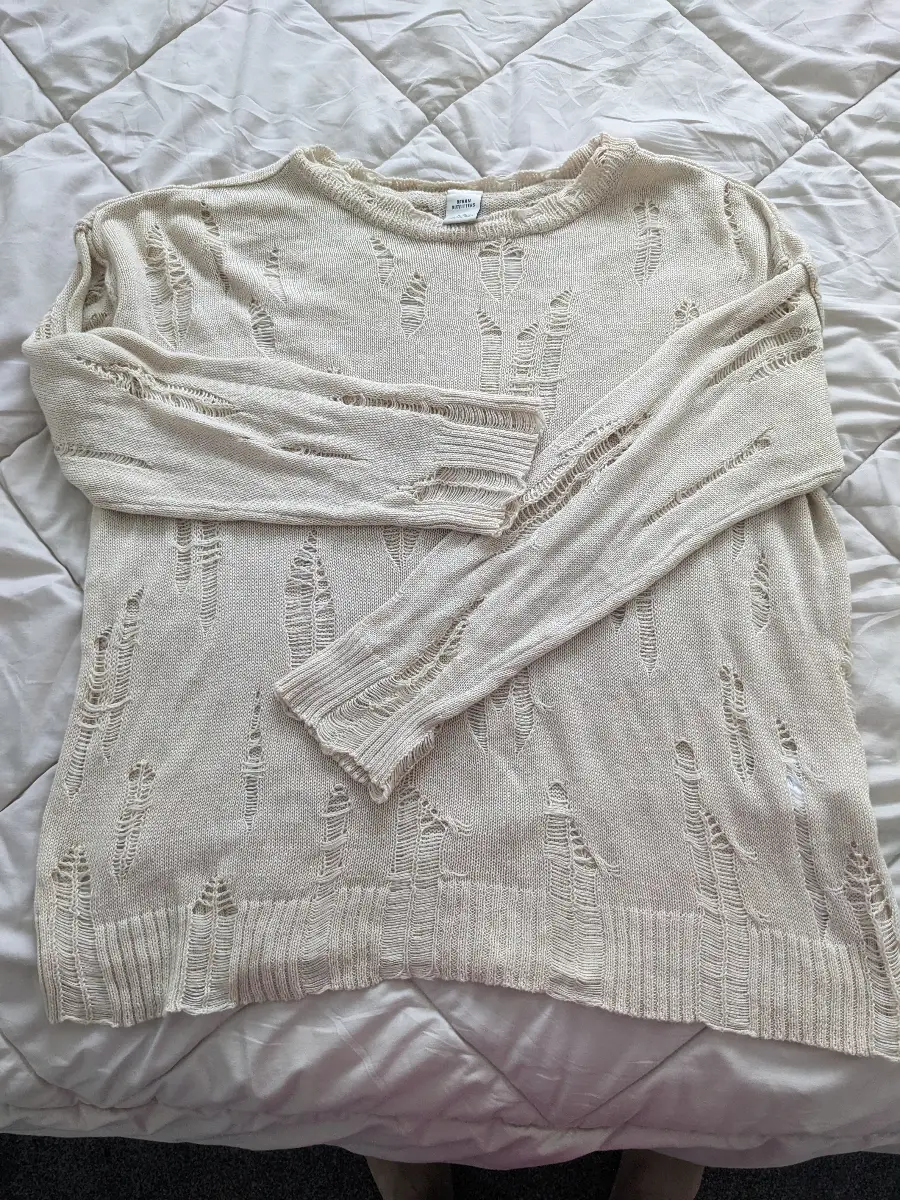Urban Outfitters Distressed Knit Jumper | UK 10–12 / M | Cream Openwork Sweater
