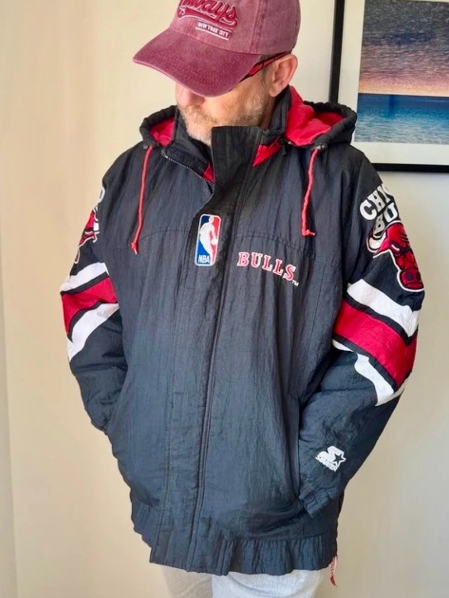 Vintage Starter Chicago Bulls NBA Hooded Jacket Size M Black Red Made in Korea