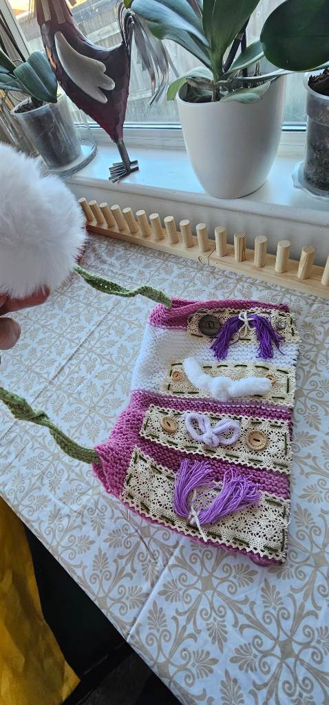 Fidget mitten