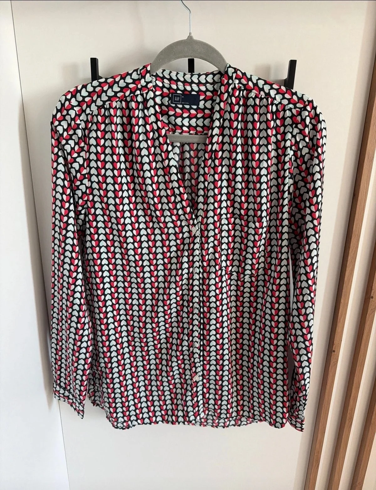 Gap heart shape blouse for women | Size M
