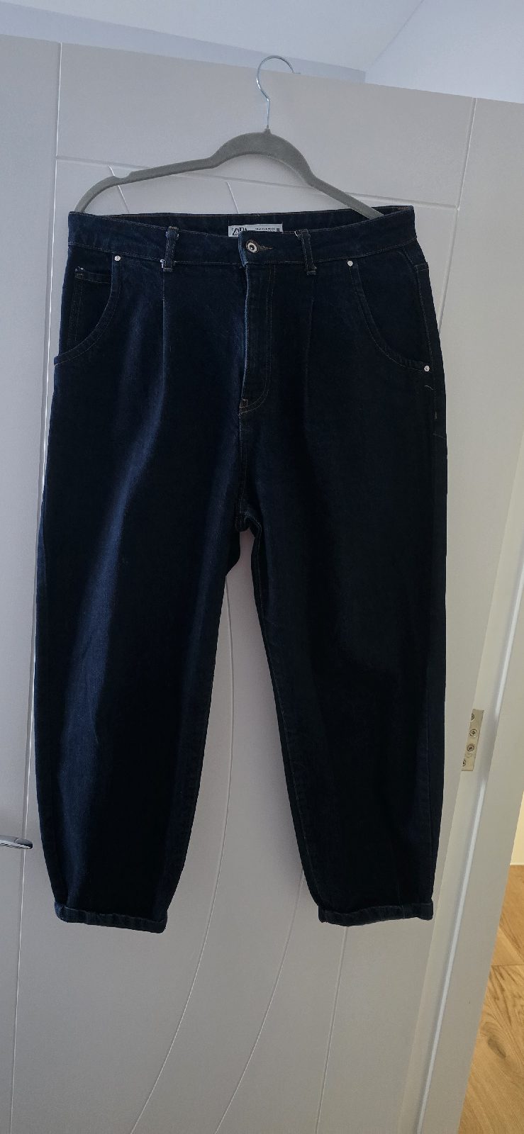 Zara Dark Indigo Cropped Tapered Jeans – Smart Casual