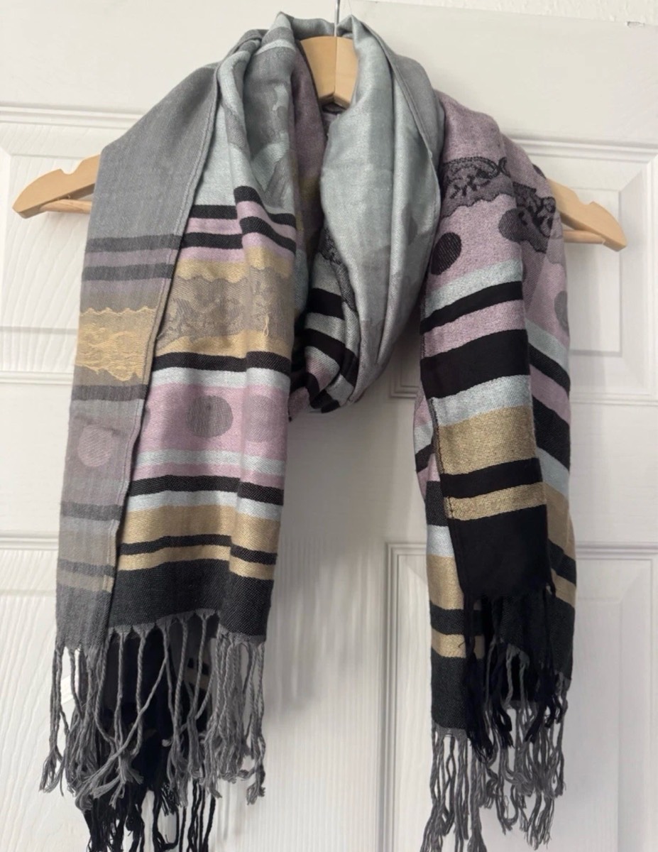 Multi-patterned Scarf