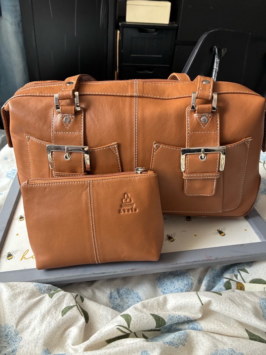Gorgeous tan leather shoulder bag from Tommy & Kate