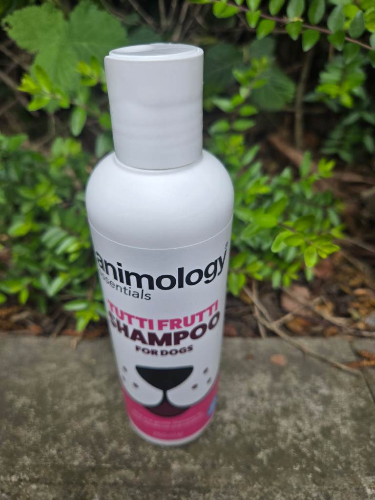Tuttie frutti dog shampoo