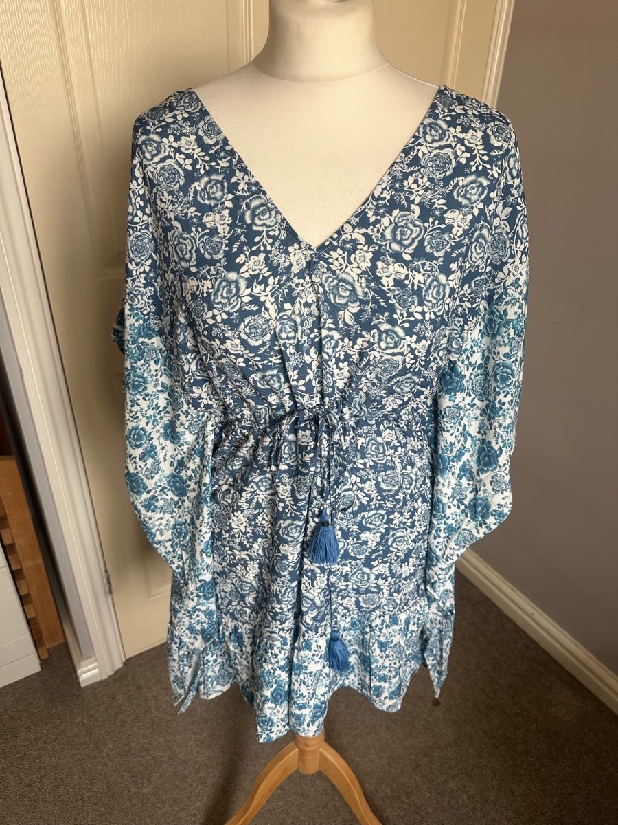 Maaji Blue Floral Beach Cover Up – BNWT – Size S