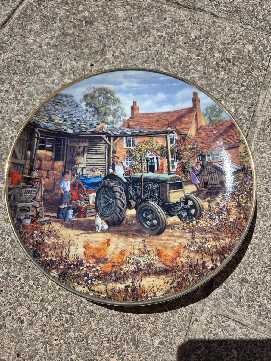 Danbury mint decorative plate