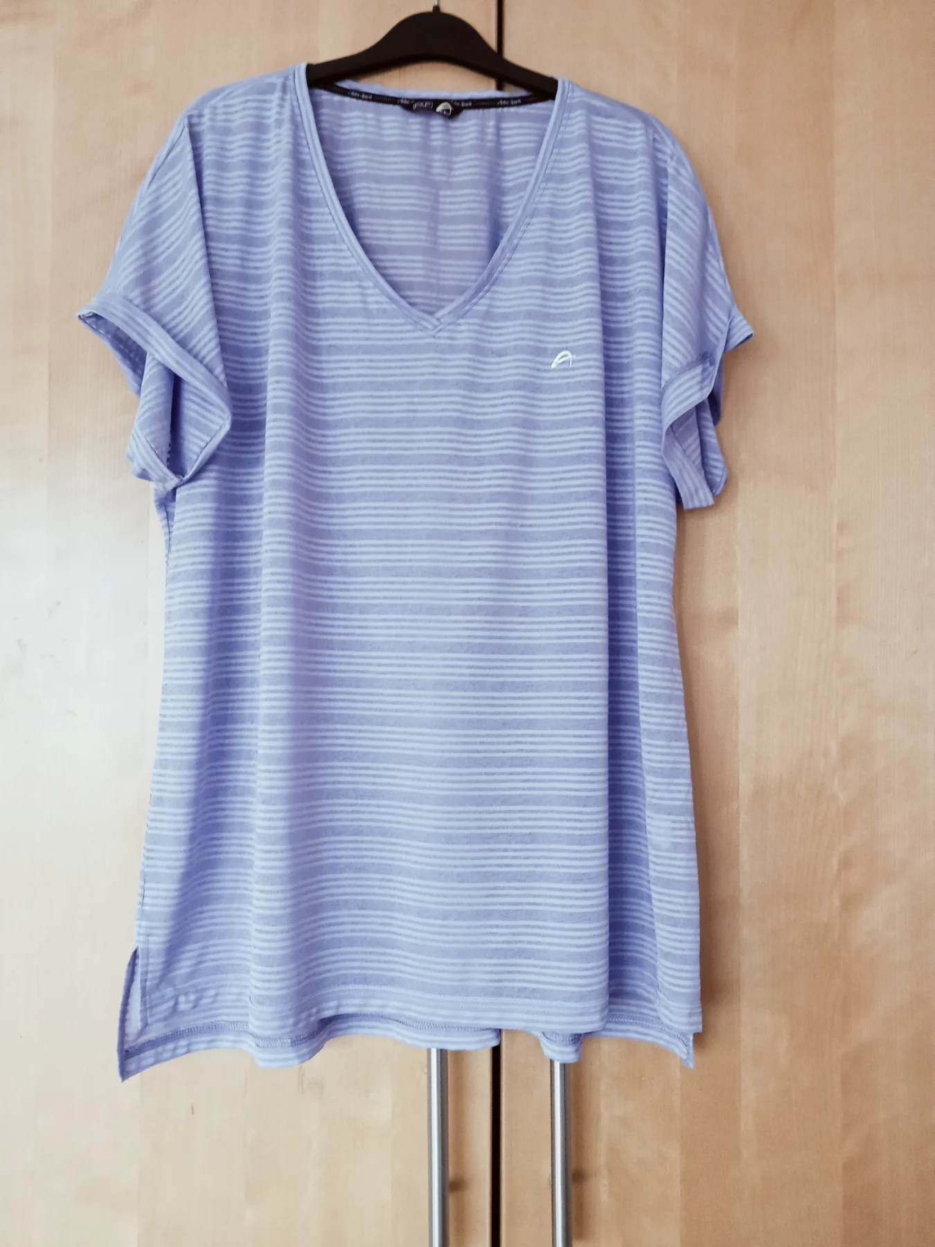 F&F Active Lilac Striped V-Neck Gym T-Shirt - UK size XL
