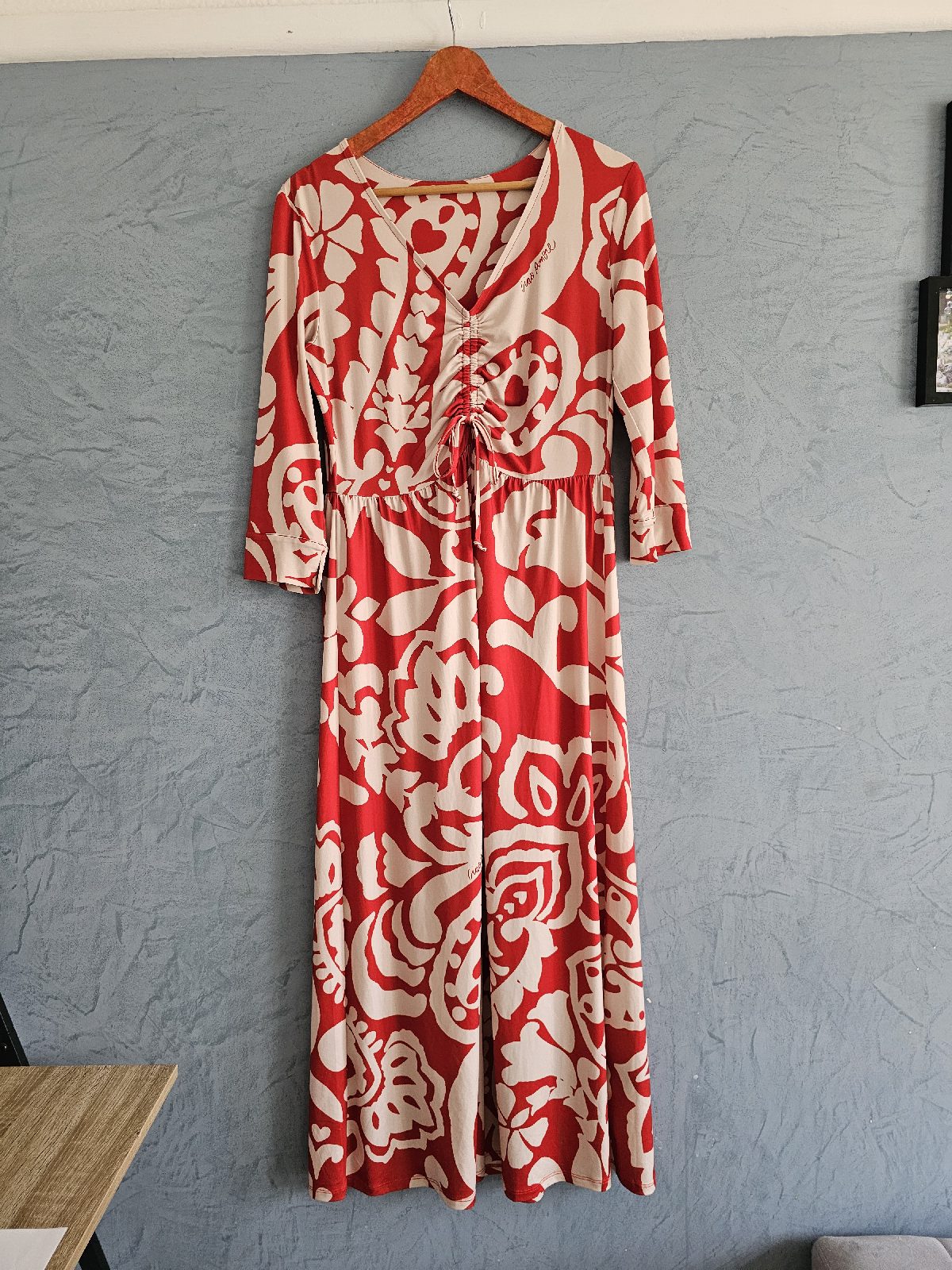 Oui cream red 3/4 sleeve front ruched details midi dress