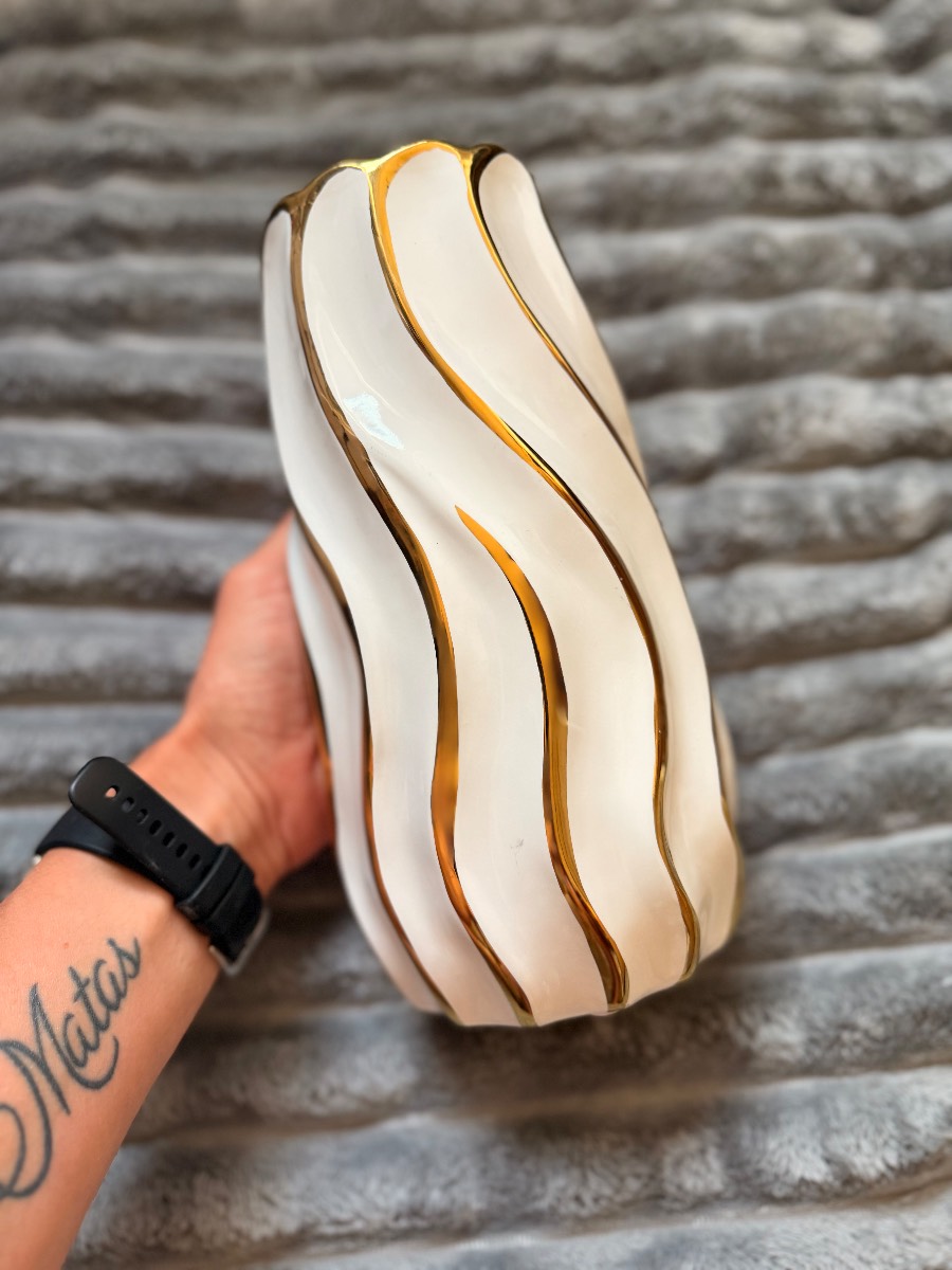 Ceramic vase