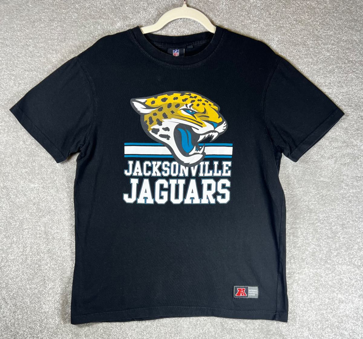 NFL Team Apparel Jacksonville Jaguars T‑Shirt Medium Black 100% Cotton