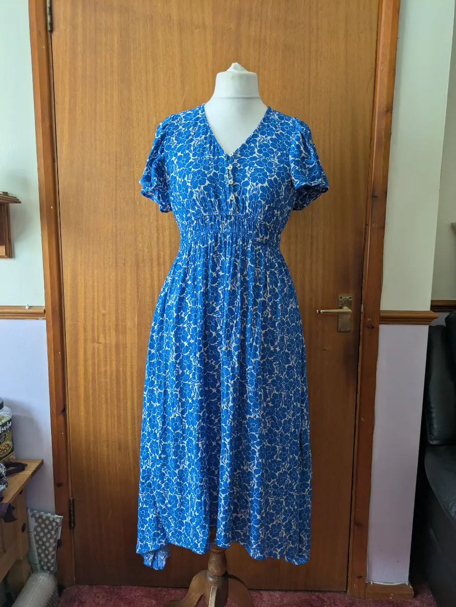 Peacocks Blue White Floral Maxi Dress Size 12 Viscose Handkerchief Hem Pockets Summer Holiday