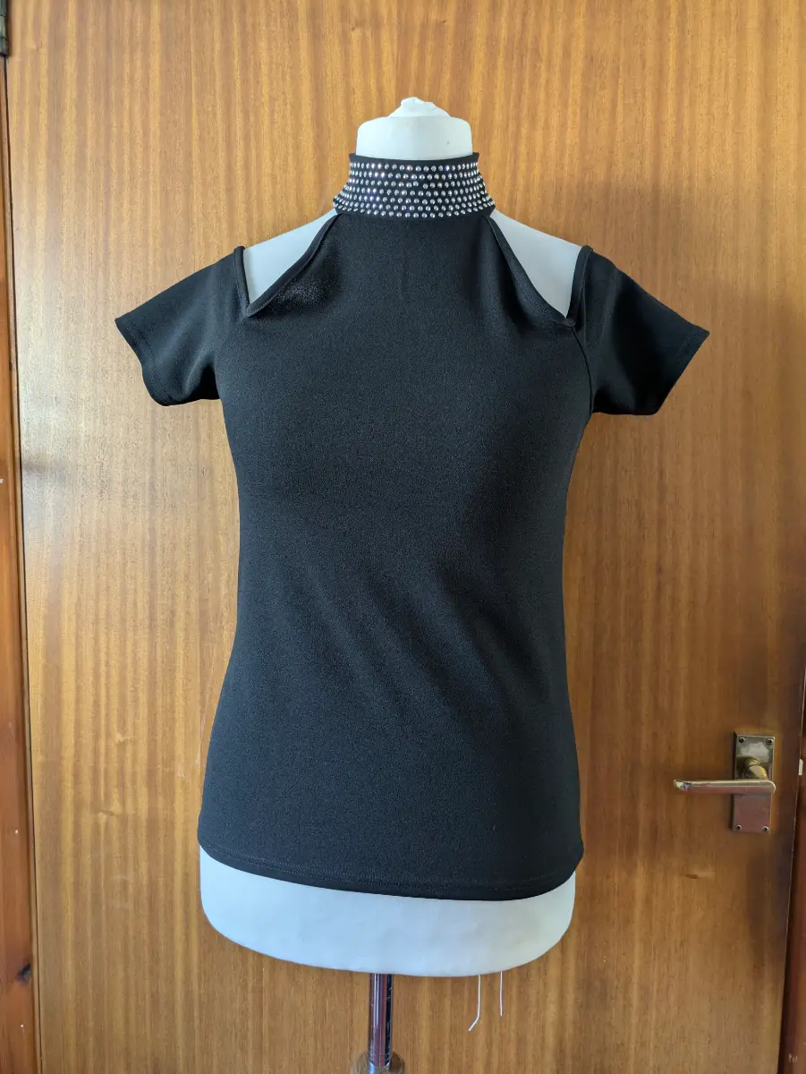 River Island Black Studded Collar Cold Shoulder Top Size 8 Y2K Evening party
