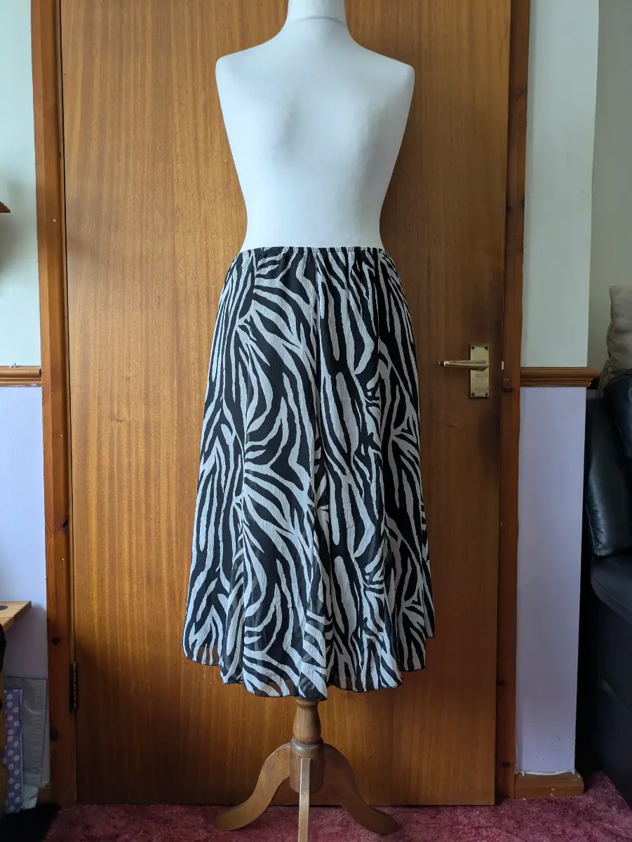 Vintage Y2K M&S Per Una Zebra Print Midi Skirt Size 12 Black White Crinkle Floaty Lined
