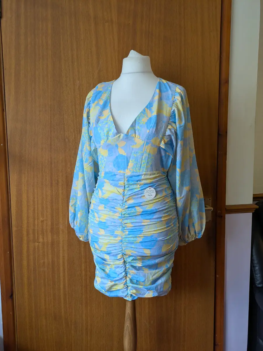 Chi Chi London Ruched Long Balloon Sleeve Pastel Floral Print Mini Dress size 8 Cruise Holiday Clubb