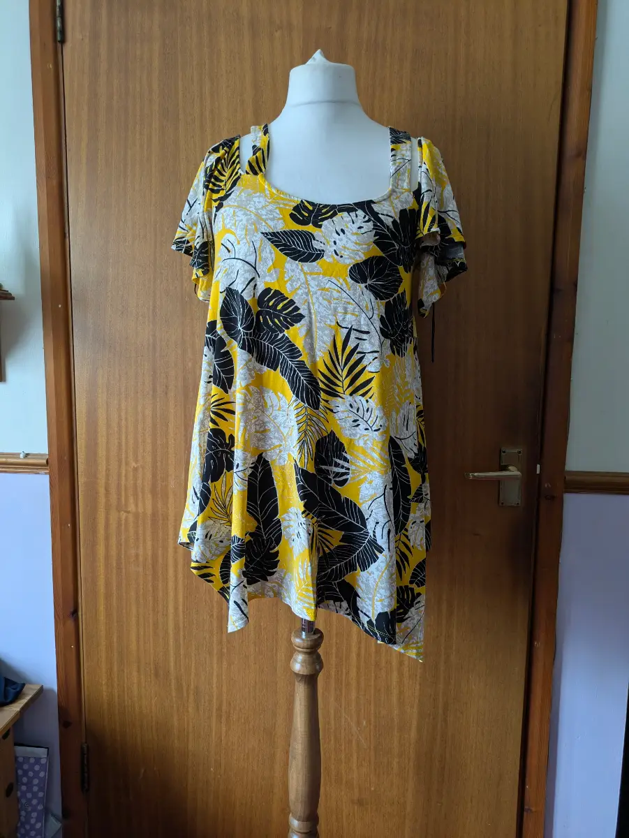 Roman Originals Size 18 Yellow & Black Tropical Leaf Cold Shoulder Tunic Top Asymmetric