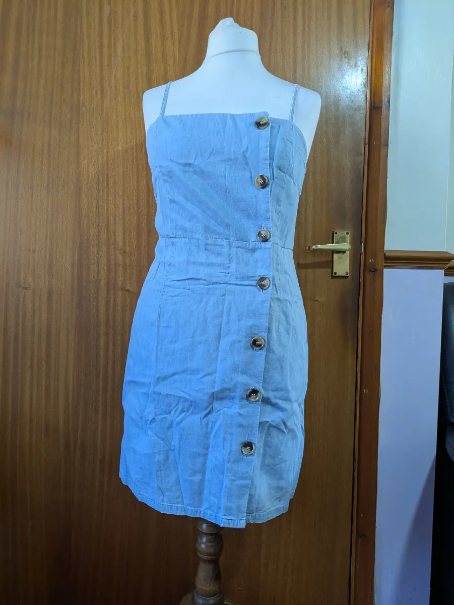 Topshop MOTO Light Blue Denim asymetrical Button Front Pinafore Mini Dress Size UK 12 Vowgirl
