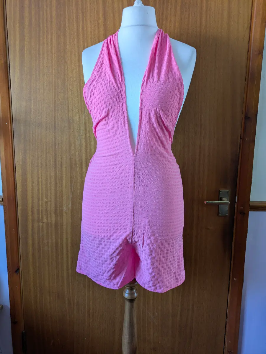 ASOS Design Pink Textured Halterneck playsuit UK 8 Plunge Front & Back Backless Party Summer