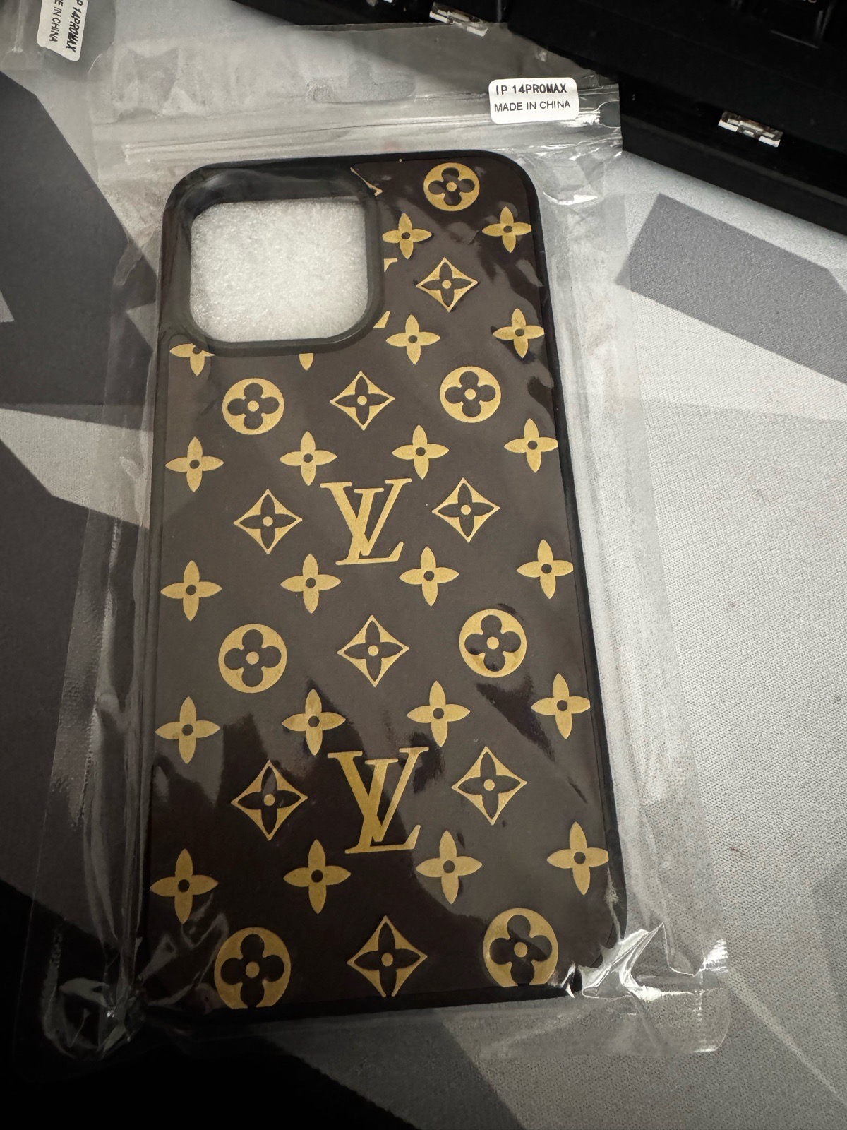 iphone 14 pro max phone cover/case