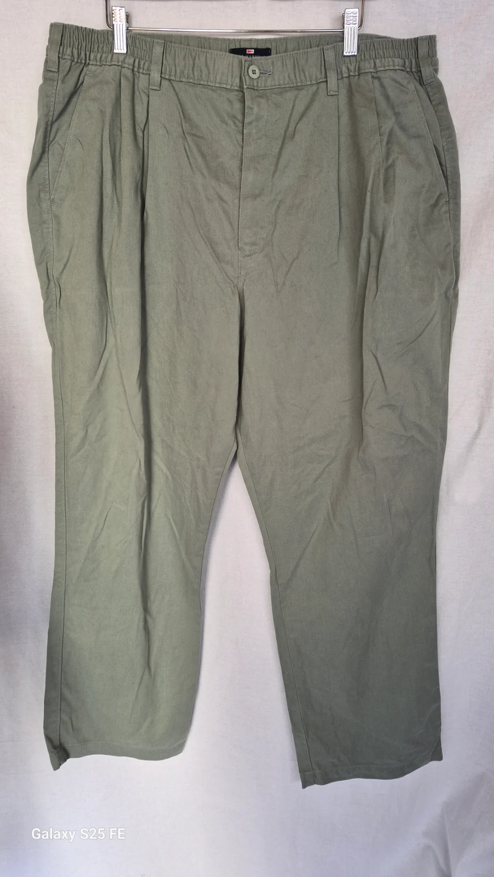 Marks & Spencer Blue Harbour Men’s Comfort Chinos W42 L31 Dusty Green Pleated Cotton