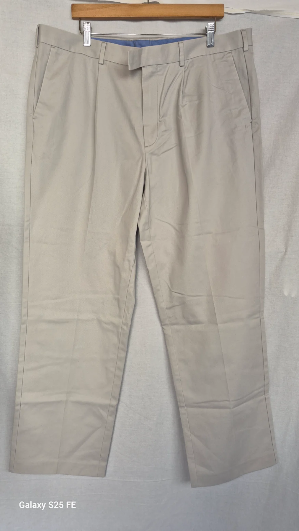 Charles Tyrwhitt Chinos Trousers Mens 40W 32L Stone Beige Classic Fit Non-Iron