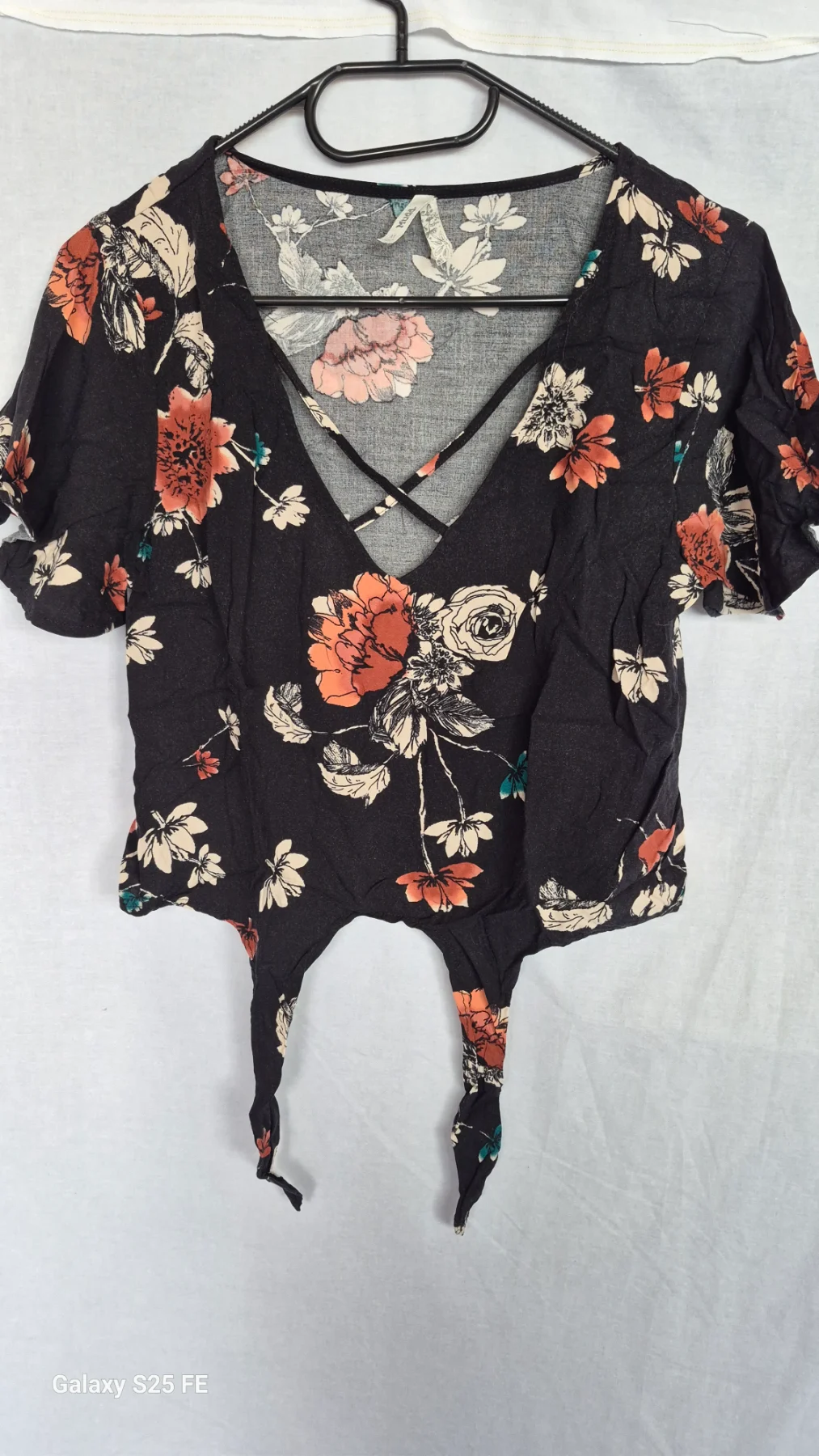 Mudd Floral Tie-Front Crop Top Strappy V-Neck Short Sleeve Size M