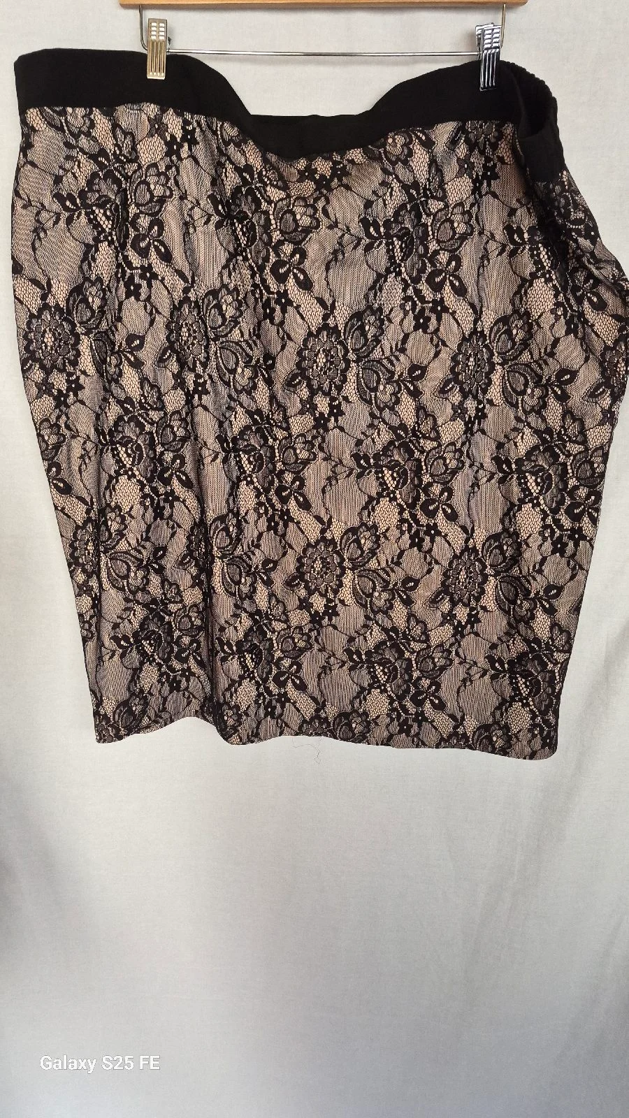 Yours Limited Collection Black Floral Lace Skirt Nude Lining Plus Size UK 26 Good