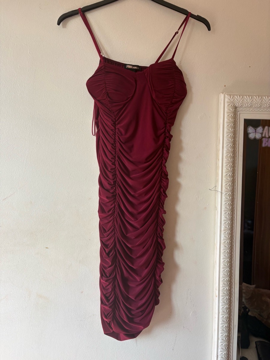 Size 12 ladies burgundy pink vanilla dress