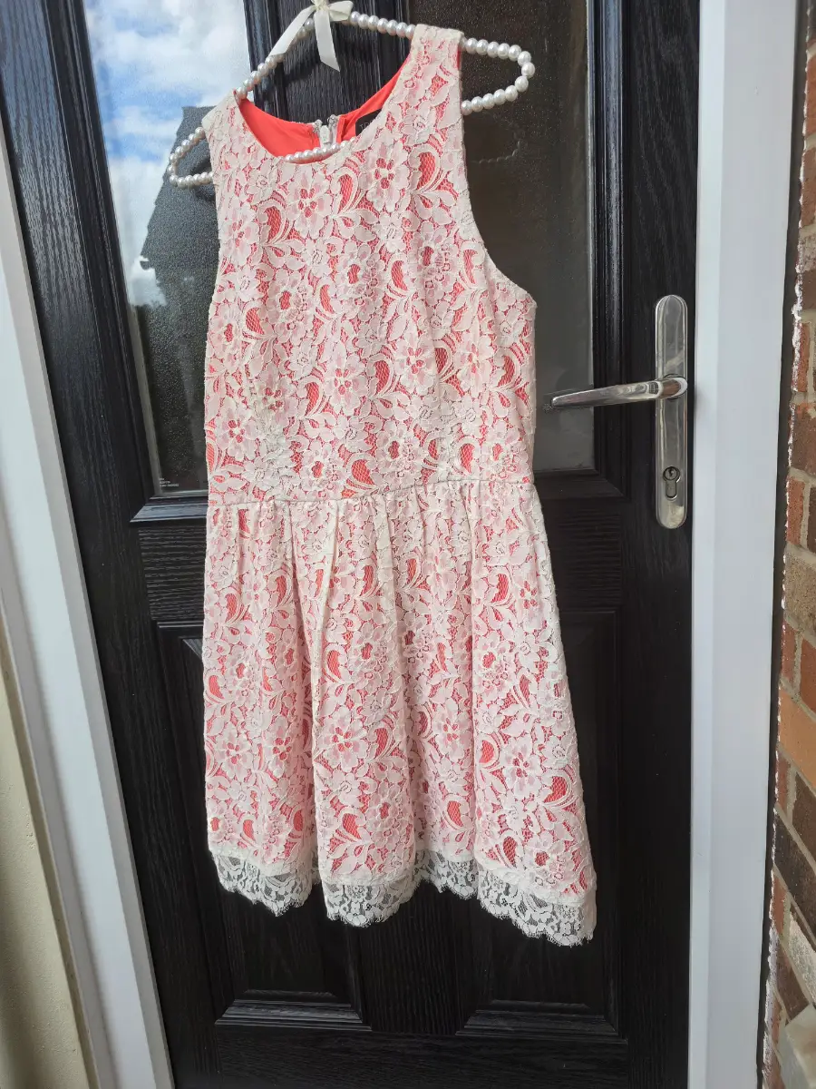 Size 12 lace-layered dress fantastic preloved condition Top Shop