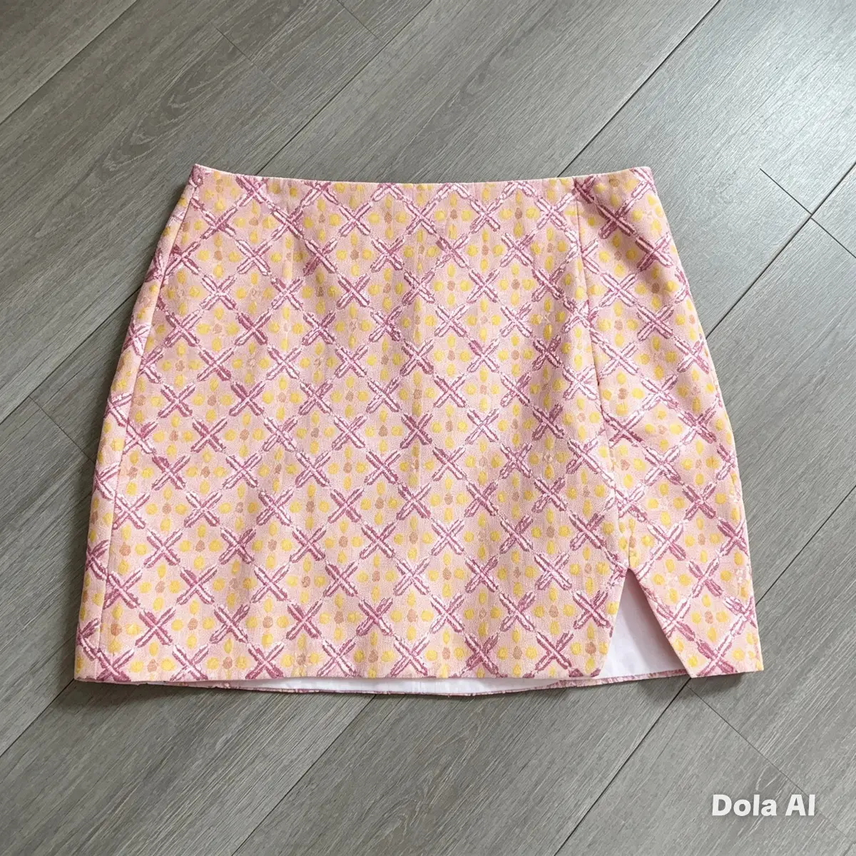 River Island Jacquard Mini Skirt Size 12, New With Tags