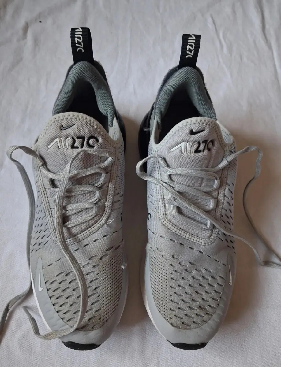 Nike Air Max 270 Trainers – Grey – UK 5