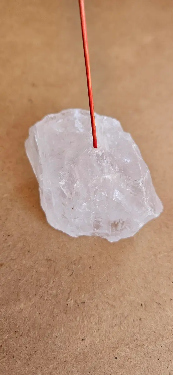 Clear quartz inscent holder