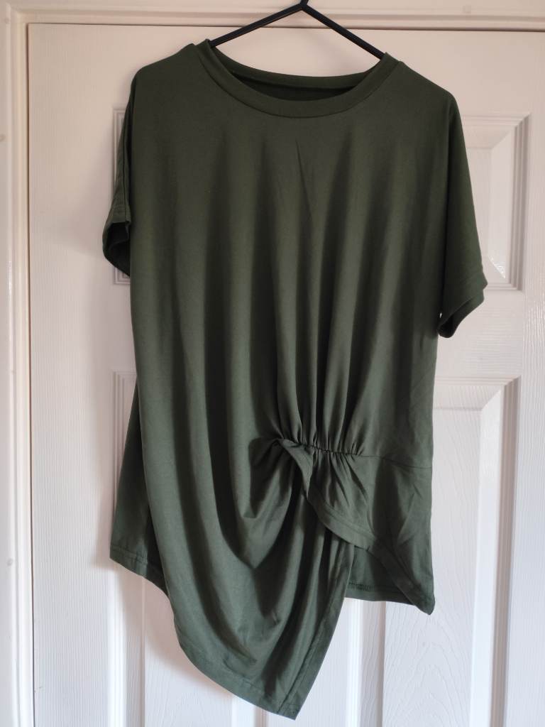 Khaki green t-shirt with front ruched detail size M