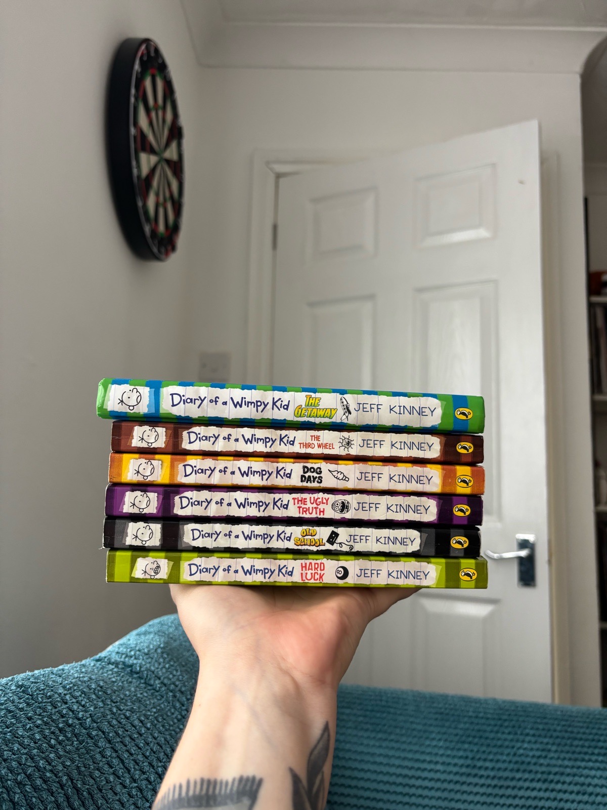 6x Diary of a Wimpy Kid Books Bundle (Inc. The Getaway Hardback)