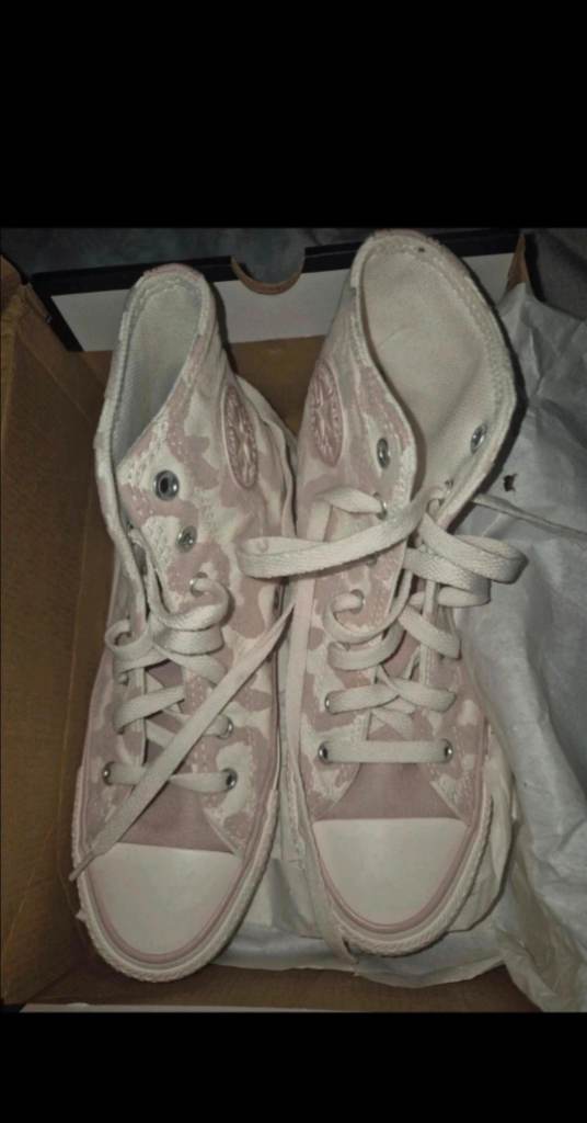 Size 4 converse