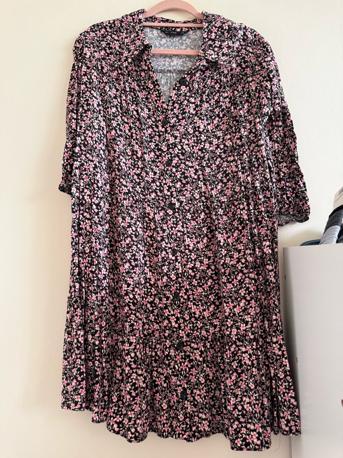 F&F Black & Pink Ditsy Floral Long Length Tunic Shirt Top - Size 20