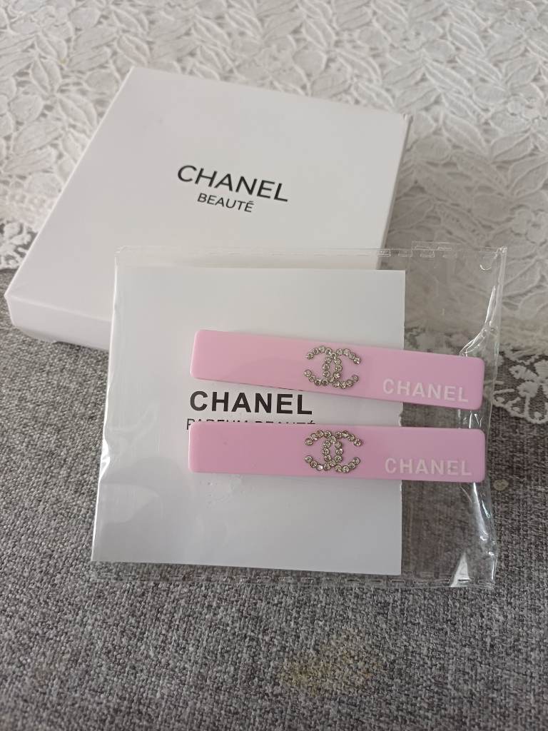 Chanel Beaute Pink CC Logo Hair Clips – Official GWP / Not For Resale – New & Sealed