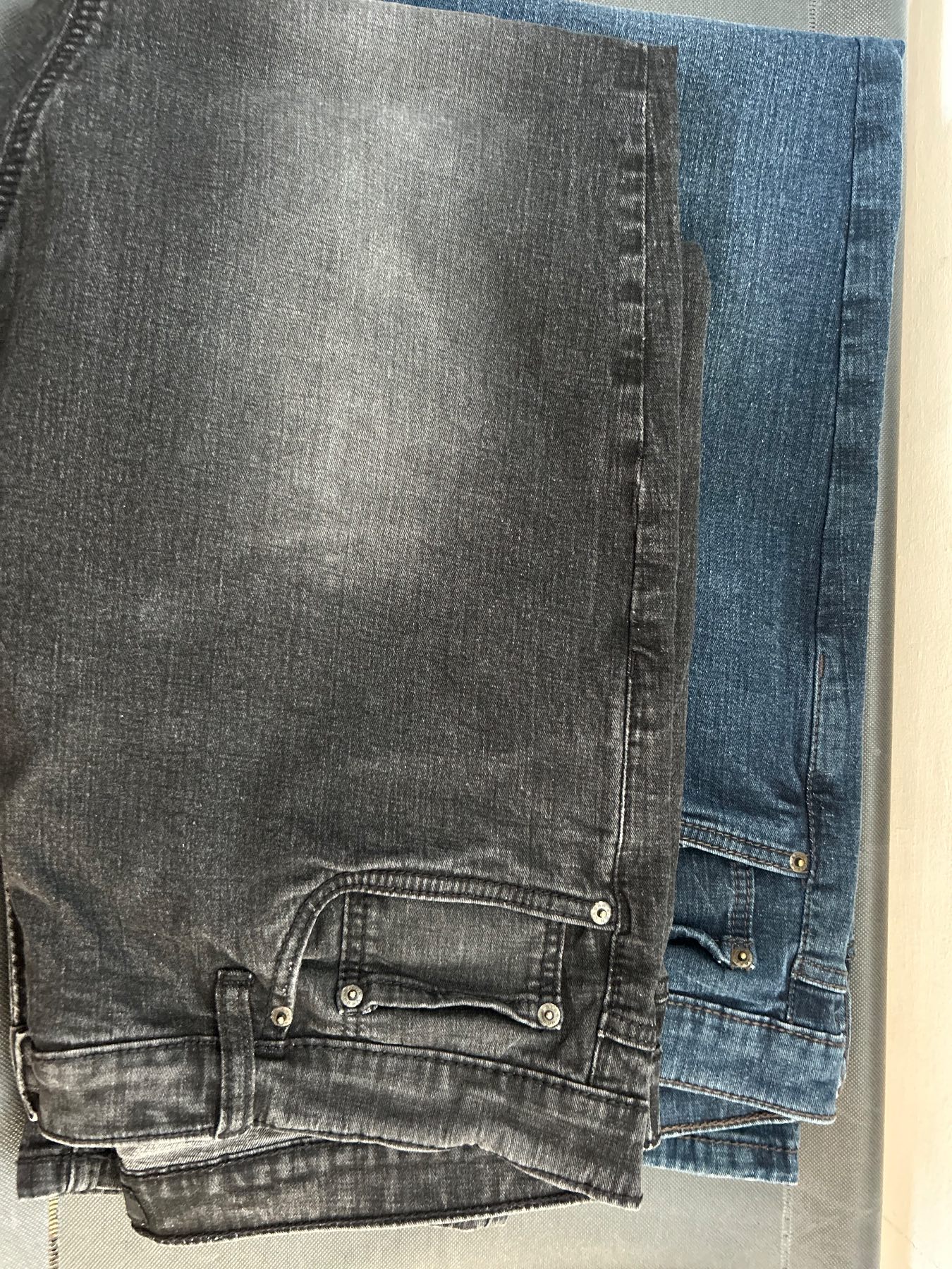 Bundle - 2 pairs of jeans